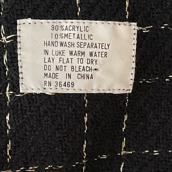 Pashmina, Wrap, Scarf Stunning Black & Gold Metallic - Picture 10 of 10